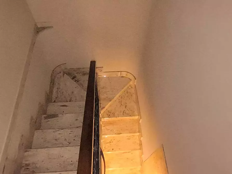 Immagine 31 di Appartamento in vendita  in Via Foria a Napoli