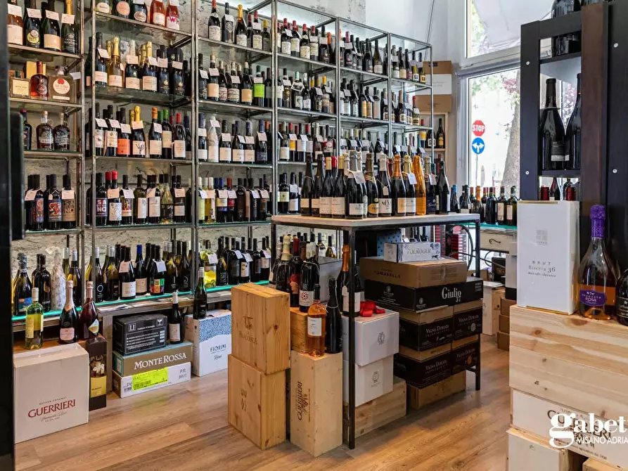 Immagine 8 di Attività commerciale in vendita  in Piazza Roosevelt, 3 a Cattolica