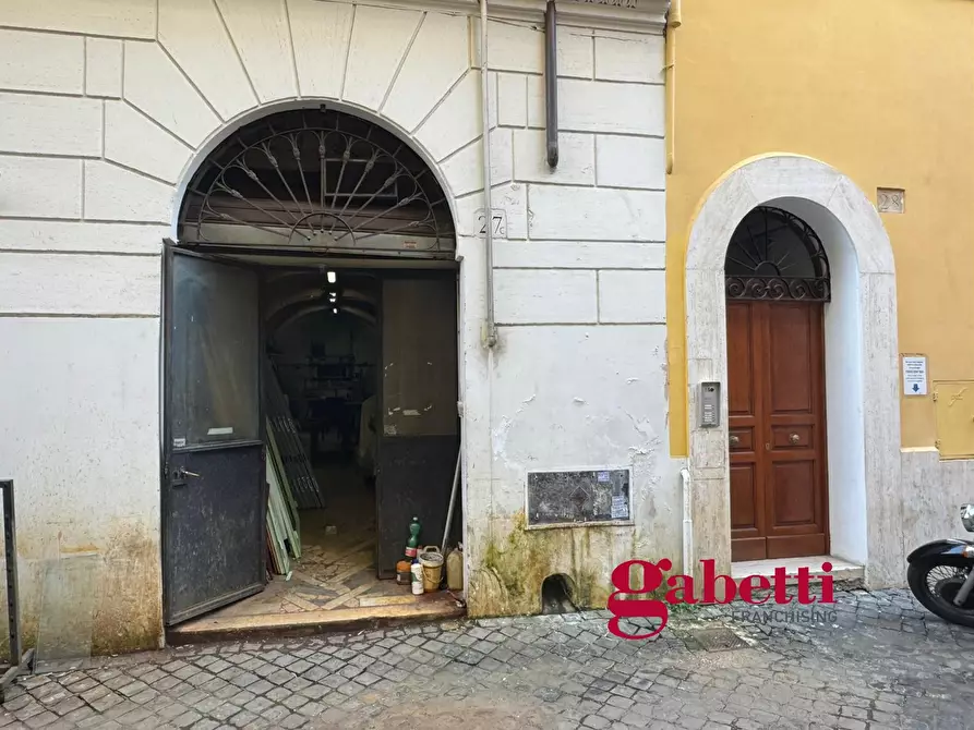 Immagine 7 di Negozio in vendita  in Via Borgo Vittorio, 27 C a Roma