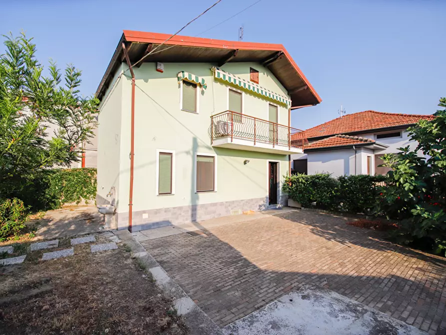 Immagine 2 di Casa indipendente in vendita  in Via Giuseppe di Vittorio a Rivarolo Canavese