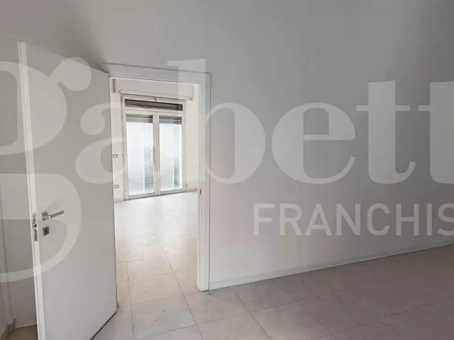 Immagine 5 di Appartamento in vendita  in Via Gorizia a Trani