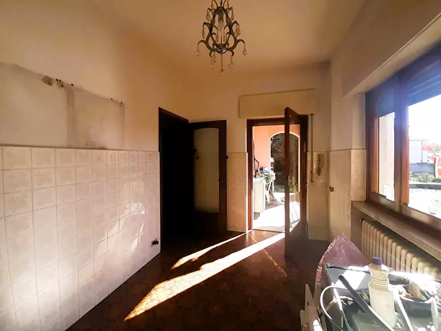 Immagine 41 di Villa in vendita  in Via roma, 83 a Castronno