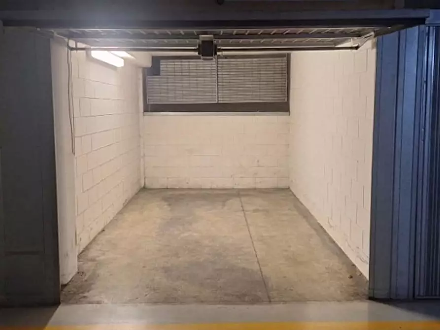 Immagine 9 di Box auto in affitto  in Viale Sabotino, 25 a Milano