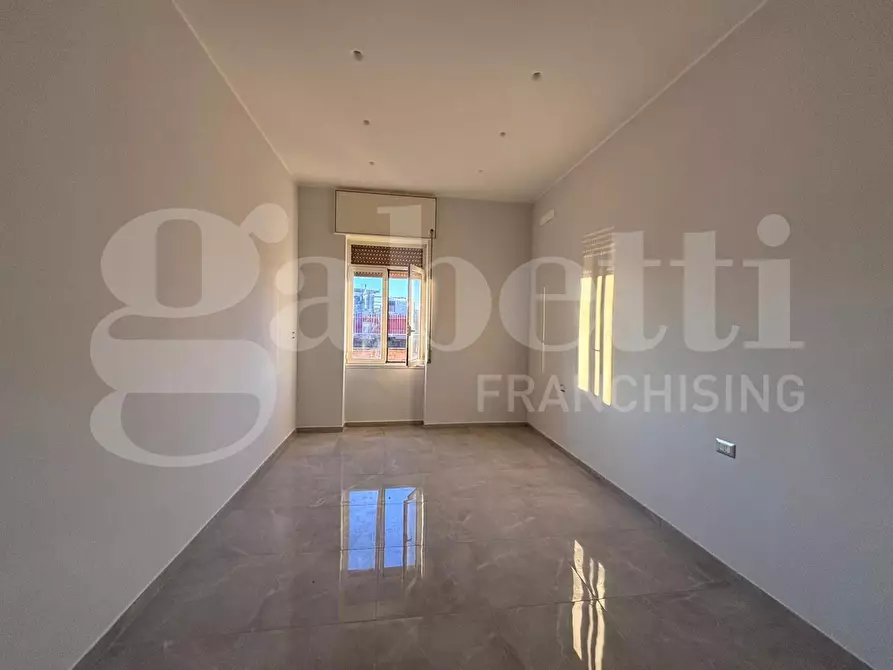 Immagine 2 di Appartamento in vendita  in Via EMANUELE GIANTURCO a Napoli