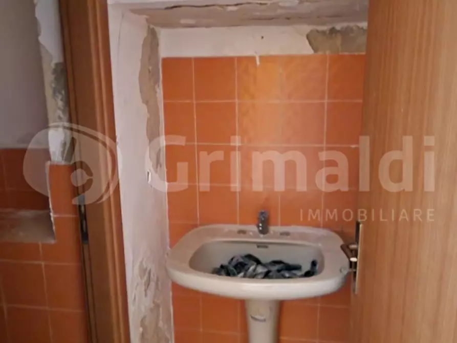 Immagine 4 di Attività commerciale in vendita  in Via Luigi Capuana a Sortino