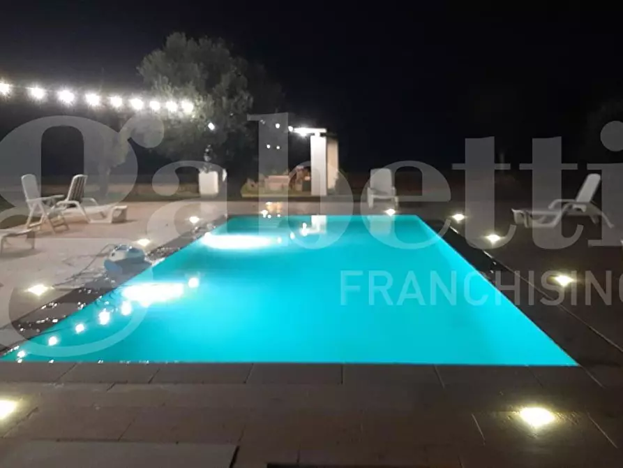 Immagine 11 di Villa in vendita  in Contrada Monticello a Carovigno