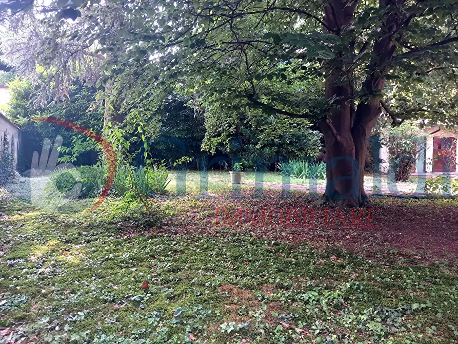 Immagine 13 di Villa in vendita  in Via Dante Alighieri, 15 a Limbiate