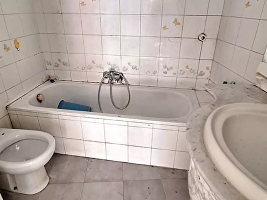 Immagine 16 di Appartamento in affitto  in Via Francesco Saverio Correra a Napoli