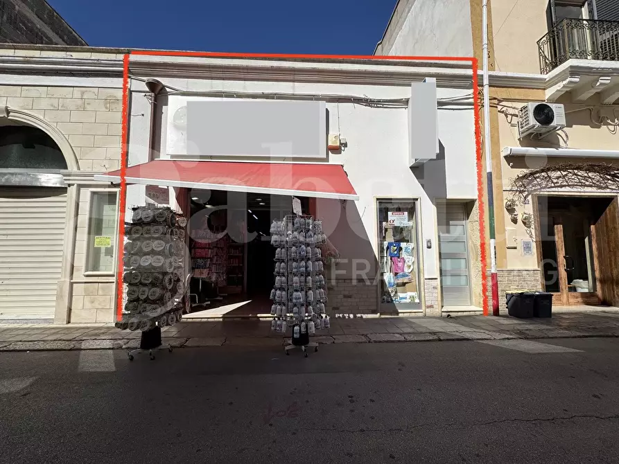 Immagine 1 di Negozio in affitto  in Via Garibaldi, 35 a Porto Cesareo