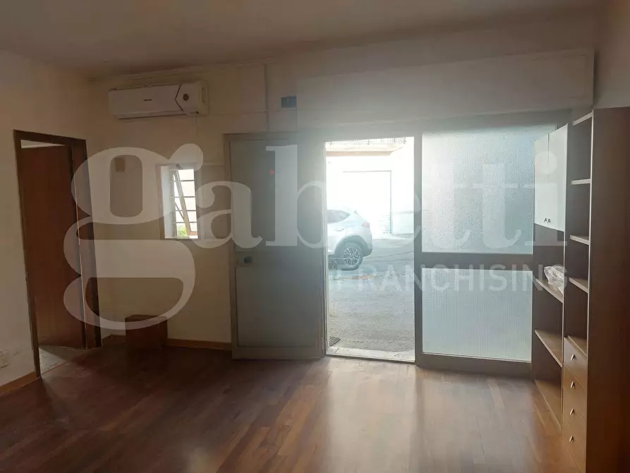 Immagine 13 di Laboratorio in vendita  in Via MOTTOLA D'AMATO, SNC a Catanzaro