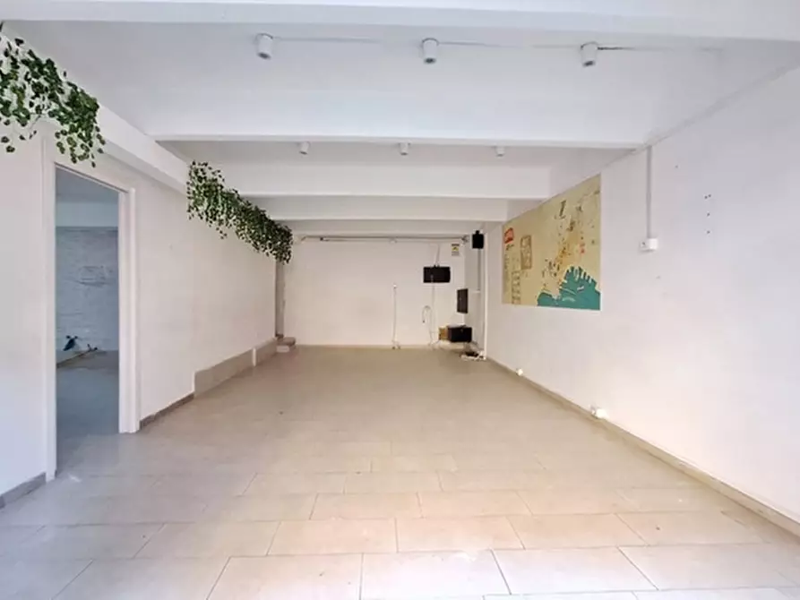 Immagine 13 di Villa in vendita  in Via Filippo Maria Briganti a Napoli