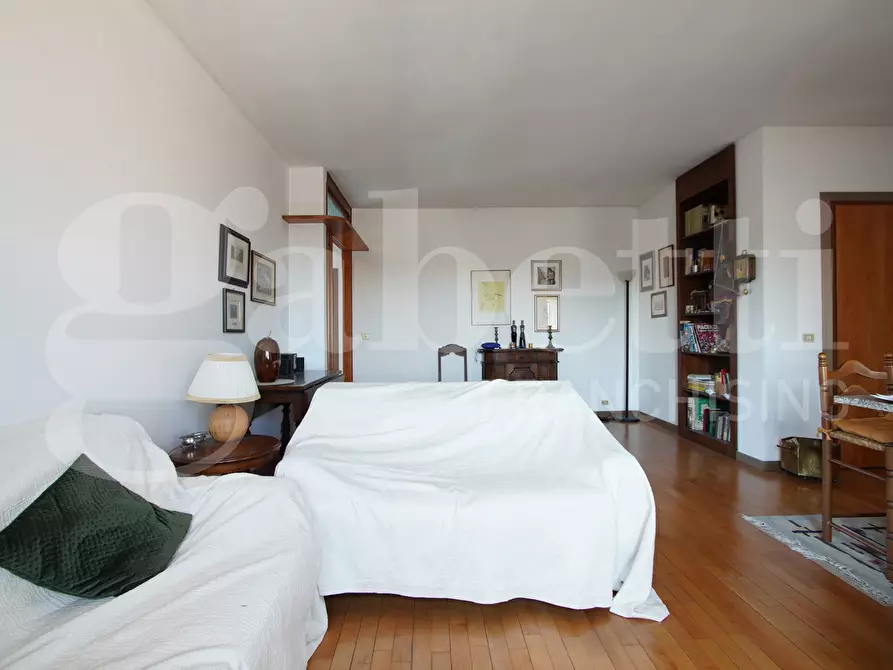 Immagine 4 di Appartamento in vendita  in Viale Giuseppe Garibaldi, . a Venezia