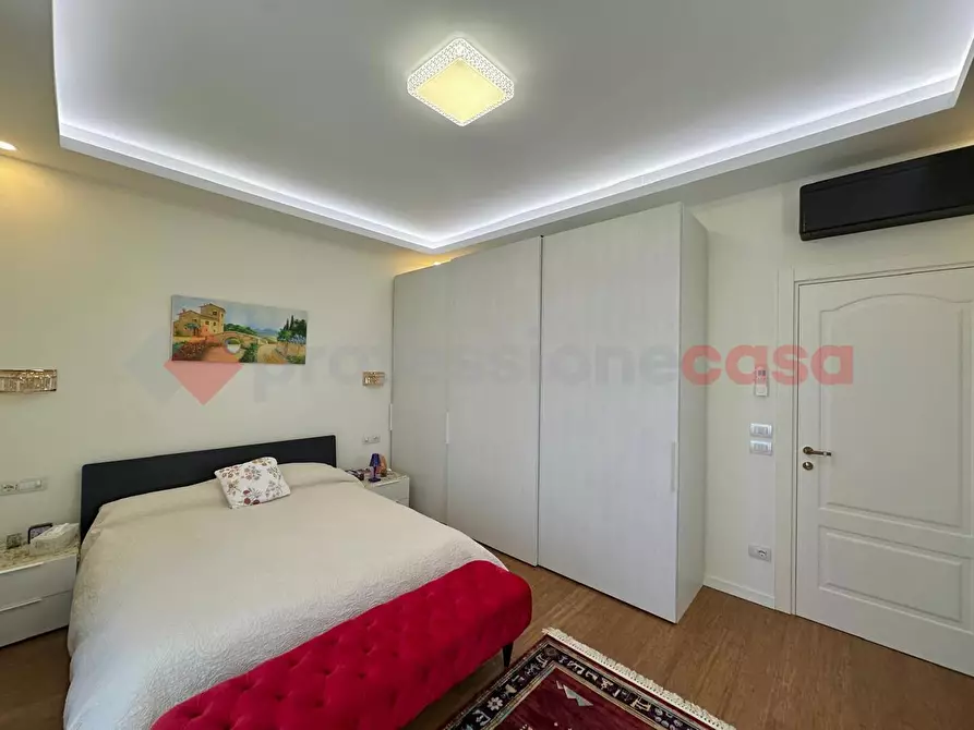 Immagine 35 di Villa in vendita  in Via Delle Robinie a Opera