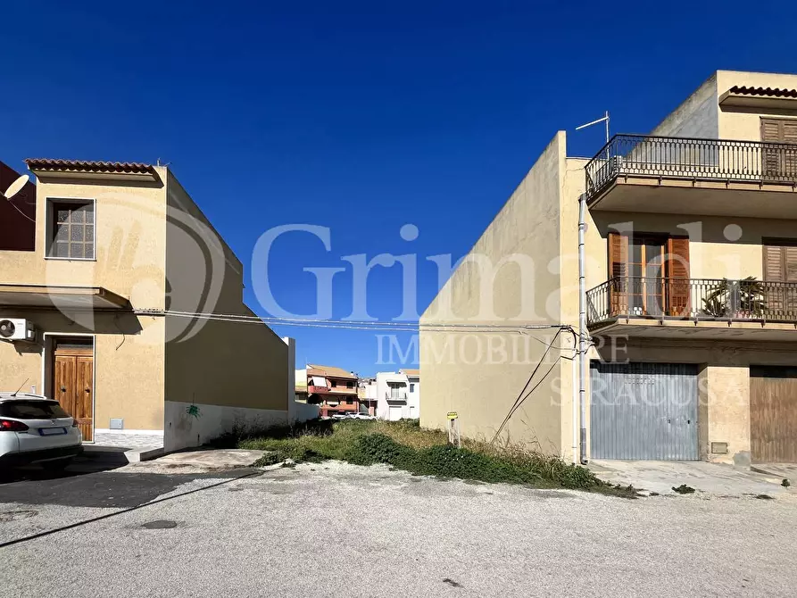 Immagine 3 di Terreno residenziale in vendita  in Via Ninni CassarÃ , 0 a Avola