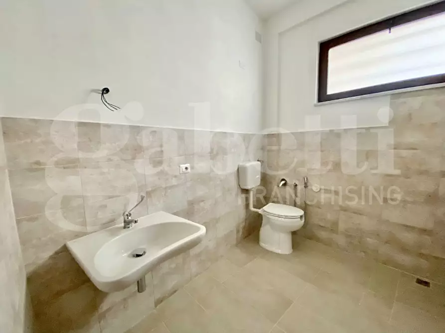 Immagine 6 di Negozio in affitto  in Via san gemiliano, 57 a Sestu