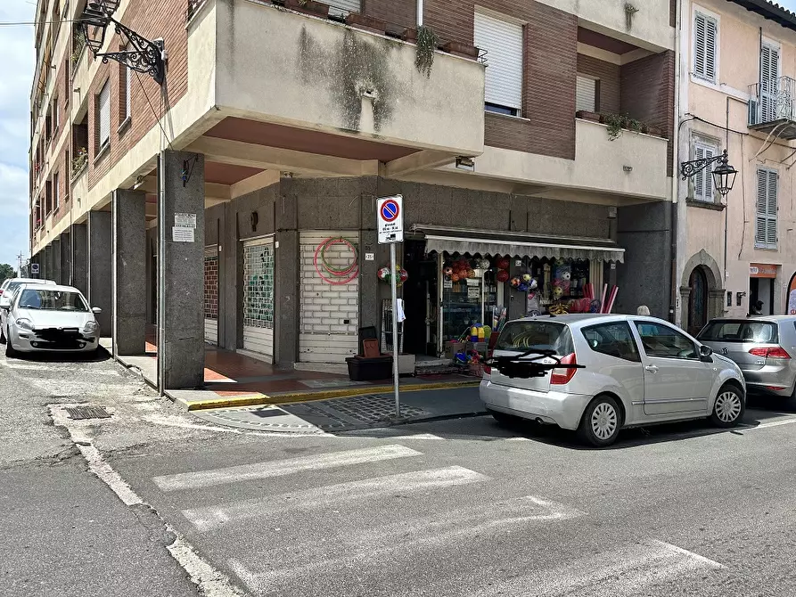 Immagine 8 di Attività commerciale in vendita  in Corso Vittorio Emanuele, 00 a Manziana