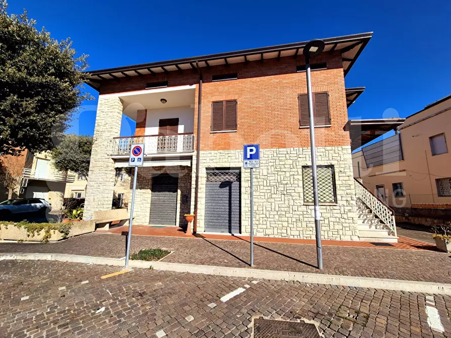 Immagine 29 di Casa indipendente in vendita  in Piazza DEL POPOLO, 3 a Bettona