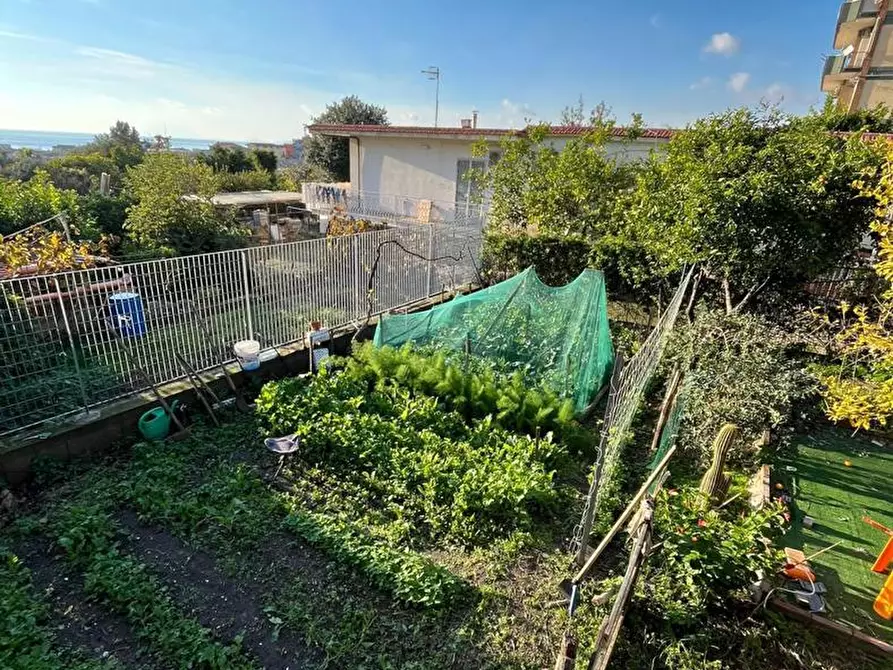 Immagine 10 di Appartamento in vendita  in Via Cupa San Pietro, 11 a Torre Del Greco