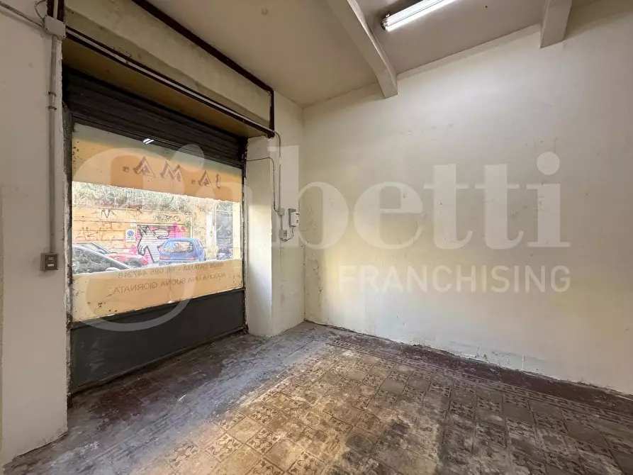 Immagine 9 di Negozio in vendita  in Via Caronda, 110 a Catania