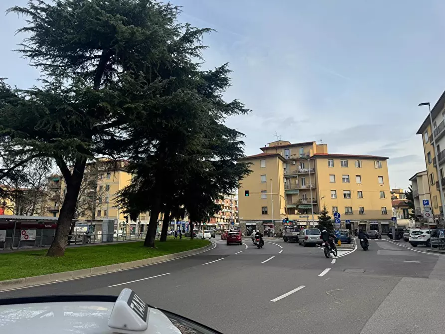 Immagine 2 di Negozio in vendita  in Via DOSIO a Firenze