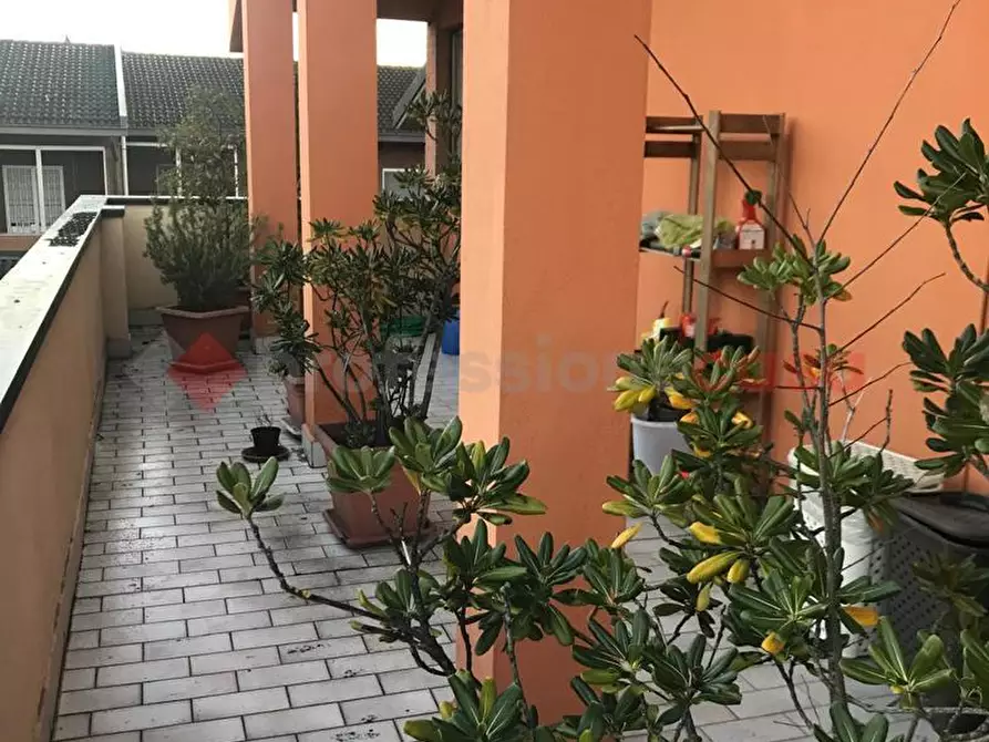 Immagine 3 di Appartamento in vendita  in Via NiccolÃ² Paganini, 72 a Locate Di Triulzi