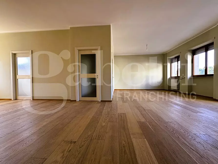 Immagine 4 di Appartamento in vendita  in Piazza Montale, 3 a Lecce