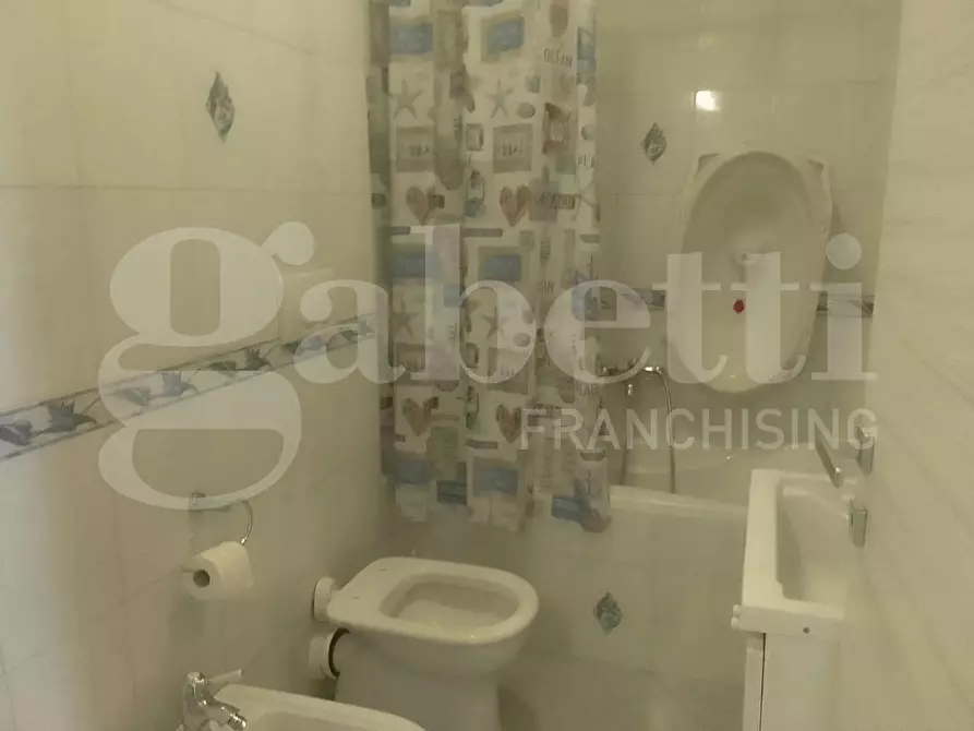 Immagine 13 di Appartamento in vendita  in Piazza G.B.TEDESCO, 9 a Taranto