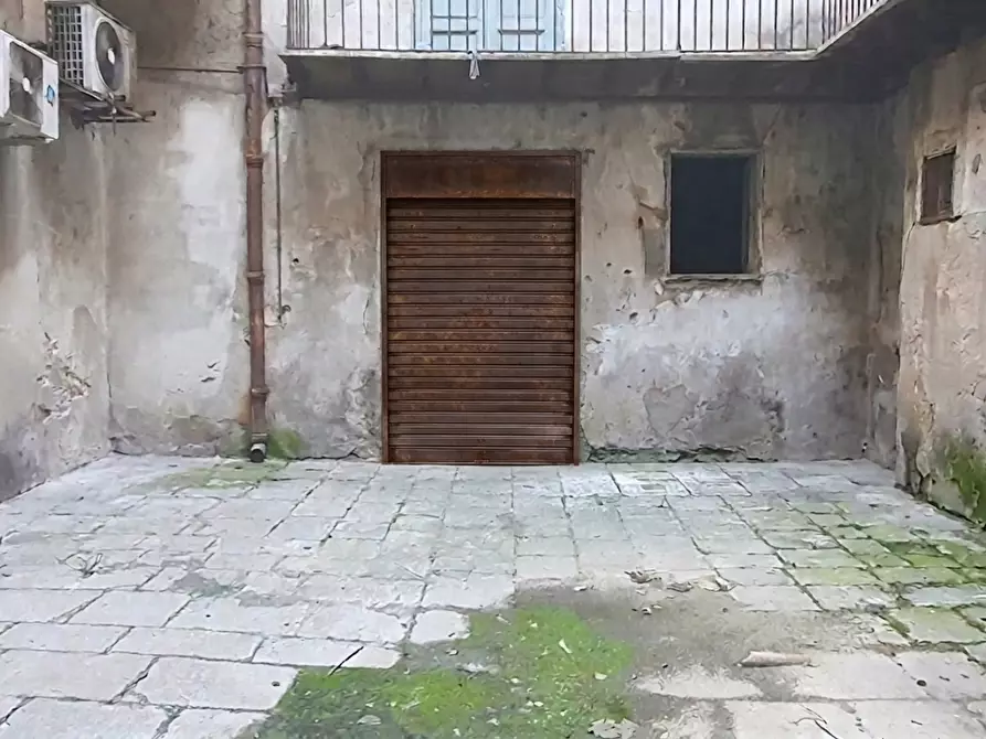 Immagine 18 di Palazzo in vendita  in Corso Tukory, 43 a Palermo