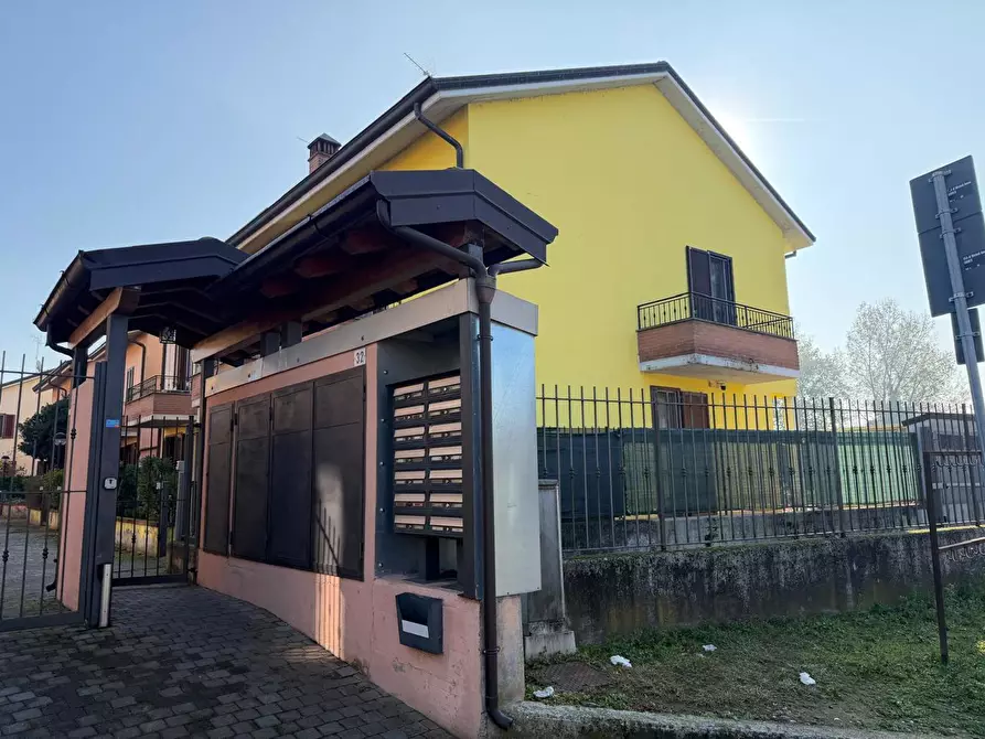 Immagine 6 di Villetta a schiera in vendita  in Via MARTIRI DELLA RESISTENZA, 32 a Casalpusterlengo