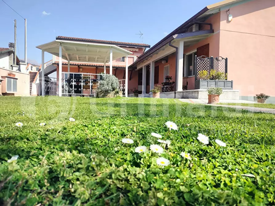 Immagine 28 di Villa in vendita  in Via ALTETA a Massa
