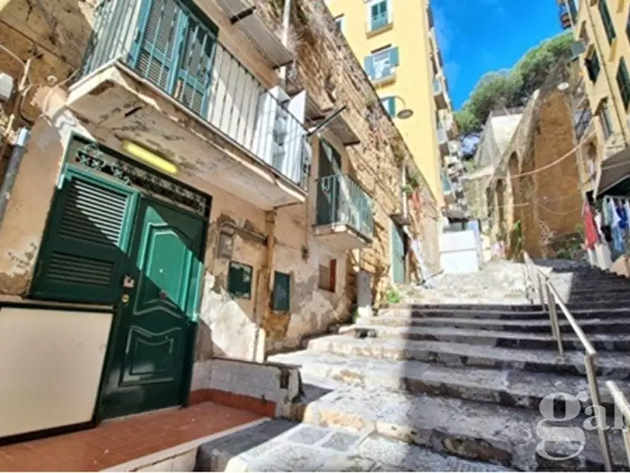 Immagine 10 di Palazzo in vendita  in Via Salita del Petraio a Napoli