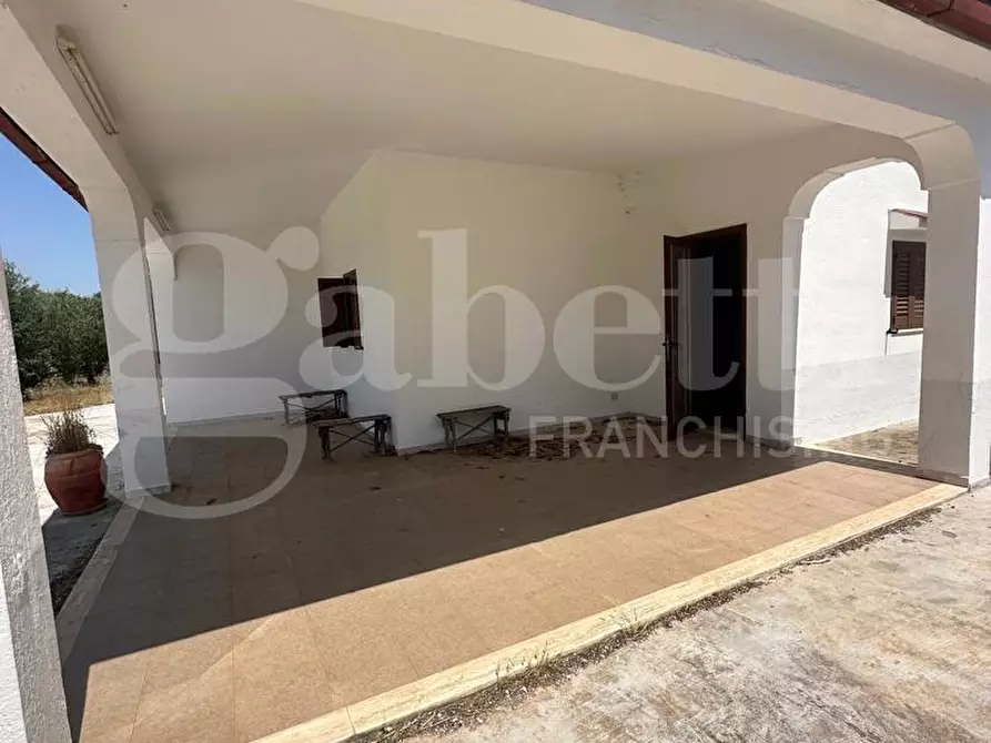 Immagine 5 di Villa in vendita  in Contrada Sorbole, sn a Ostuni