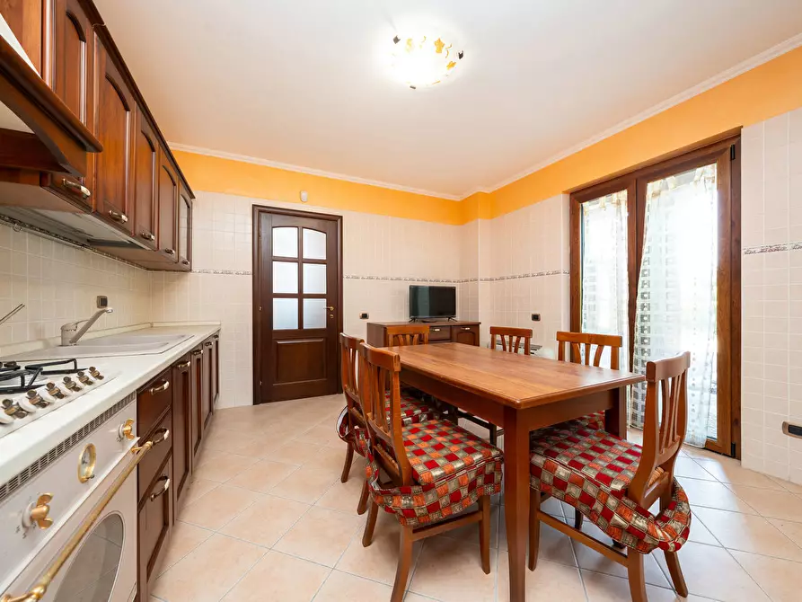 Immagine 12 di Villa in vendita  in Viale Veneto a Orbassano
