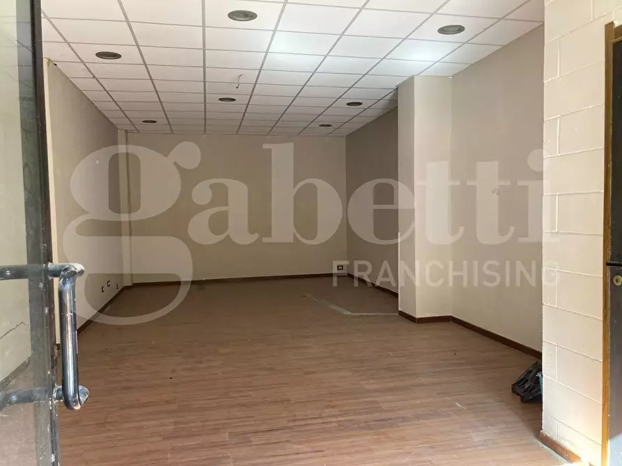 Immagine 3 di Negozio in vendita  in Corso Giacomo Matteotti, 289 a Torremaggiore