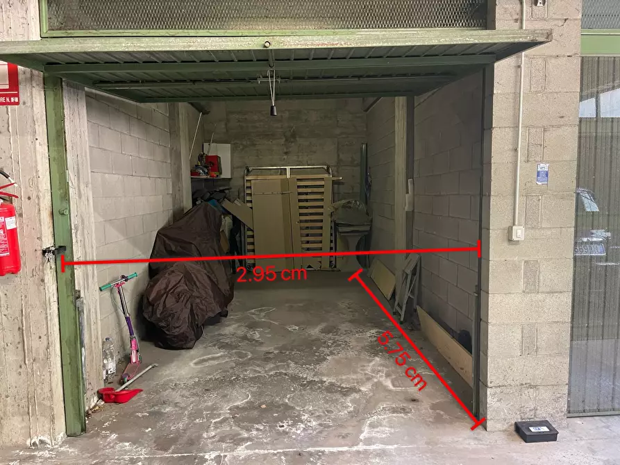 Immagine 2 di Box auto in vendita  in Via PASTEUR, 6 a Torino