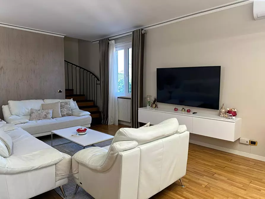 Immagine 9 di Villa in vendita  in Via Cattarello, 1/a a Chiari