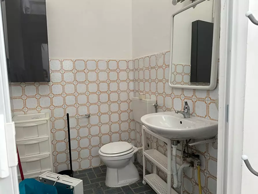 Immagine 9 di Attività commerciale in affitto  in Via Flotad De Lauzieres, 42 a San Giorgio A Cremano