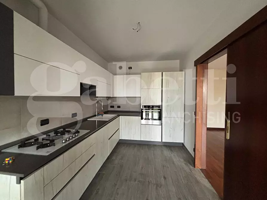 Immagine 17 di Appartamento in affitto  in Via Volturno, . a Venezia