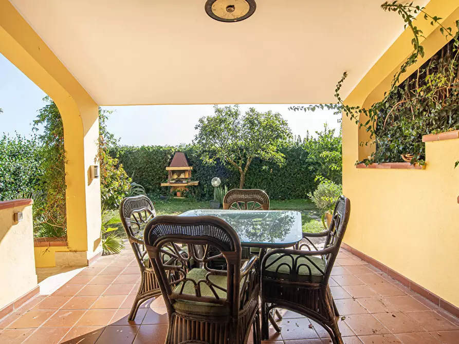 Immagine 10 di Casa trifamiliare in vendita  in Via della Bilancia, 47 a Sabaudia