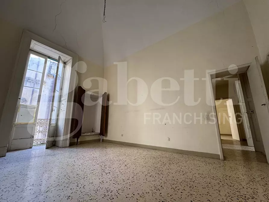 Immagine 12 di Appartamento in vendita  in Via Corte dei Guarini, 11 a Lecce