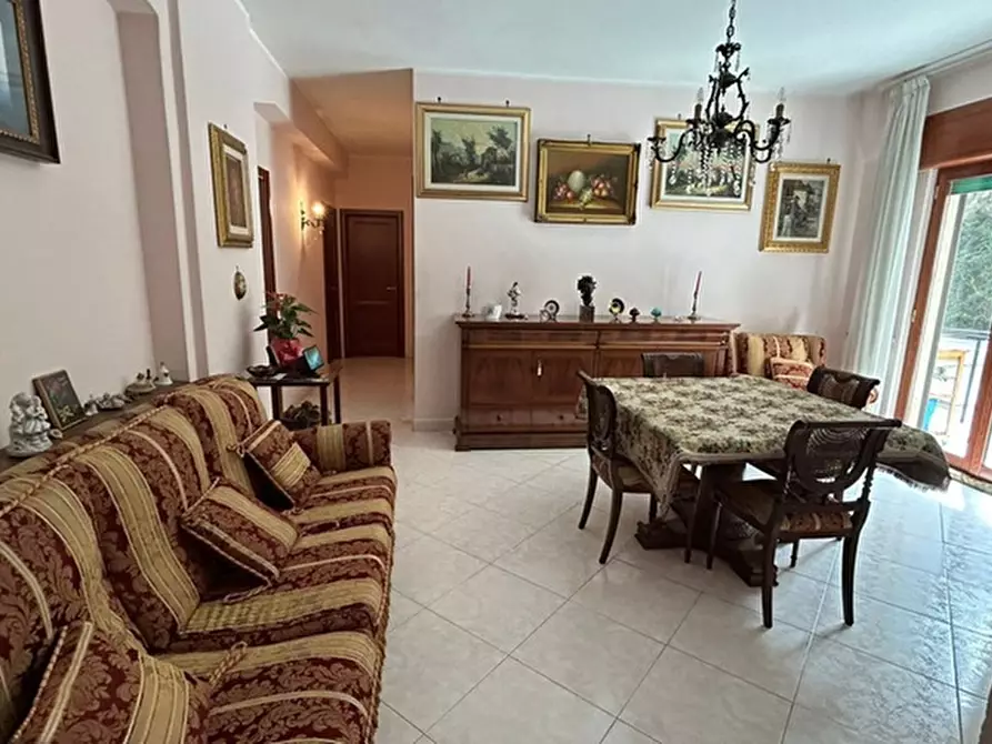 Immagine 5 di Appartamento in vendita  in Via Michele Guadagno a Napoli