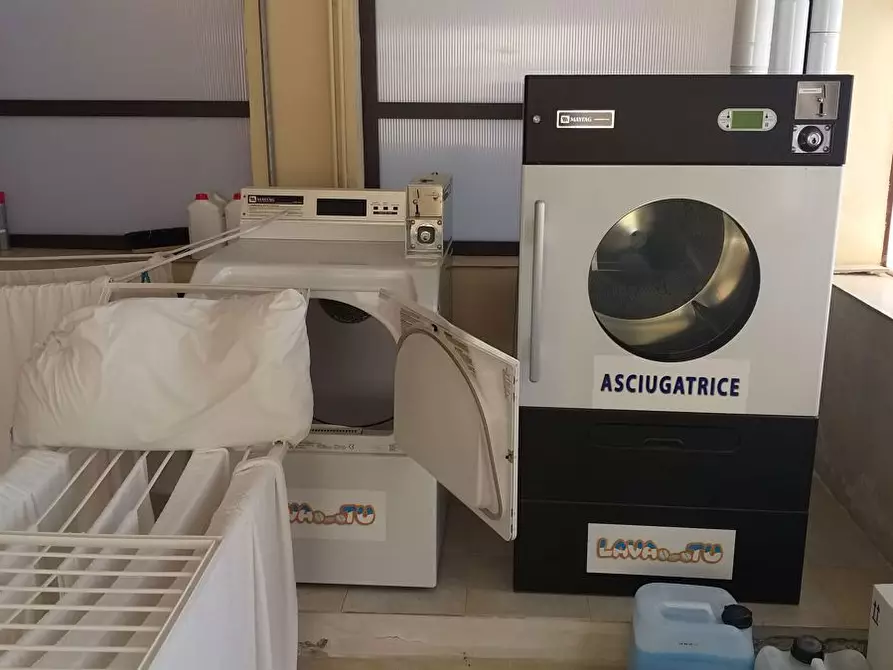 Immagine 46 di Rustico / casale in vendita  in Via R.Margherita, 27 a Messina