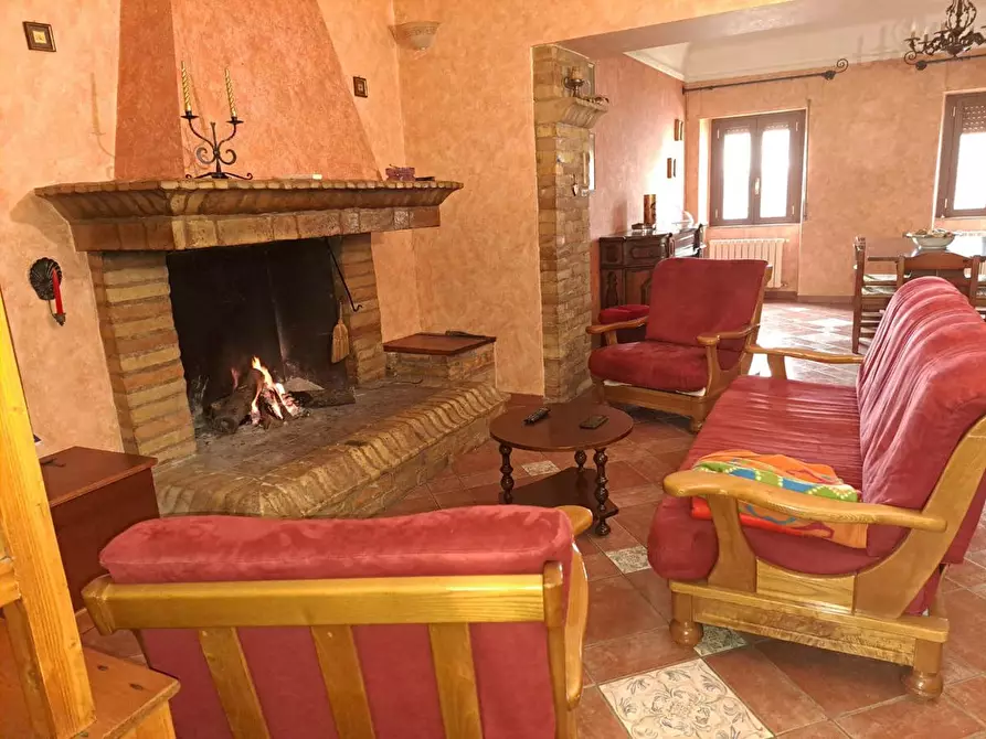 Immagine 1 di Villa in vendita  in Via Roma di Villa Penna, 32 a Bellante