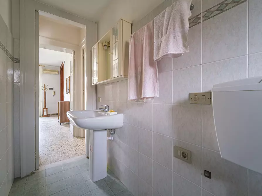 Immagine 21 di Appartamento in vendita  in Via Salandra, 19 a Messina