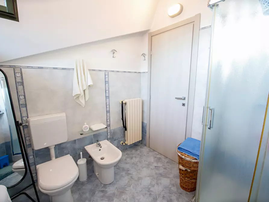 Immagine 15 di Attico in vendita  in Via Manzoni a Bosconero