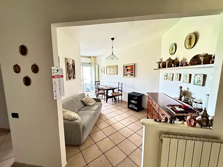 Immagine 2 di Appartamento in vendita  in Viale ROMA, 1 a Massa