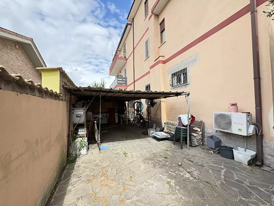 Immagine 7 di Appartamento in vendita  in Via Buscate, 32 a Roma