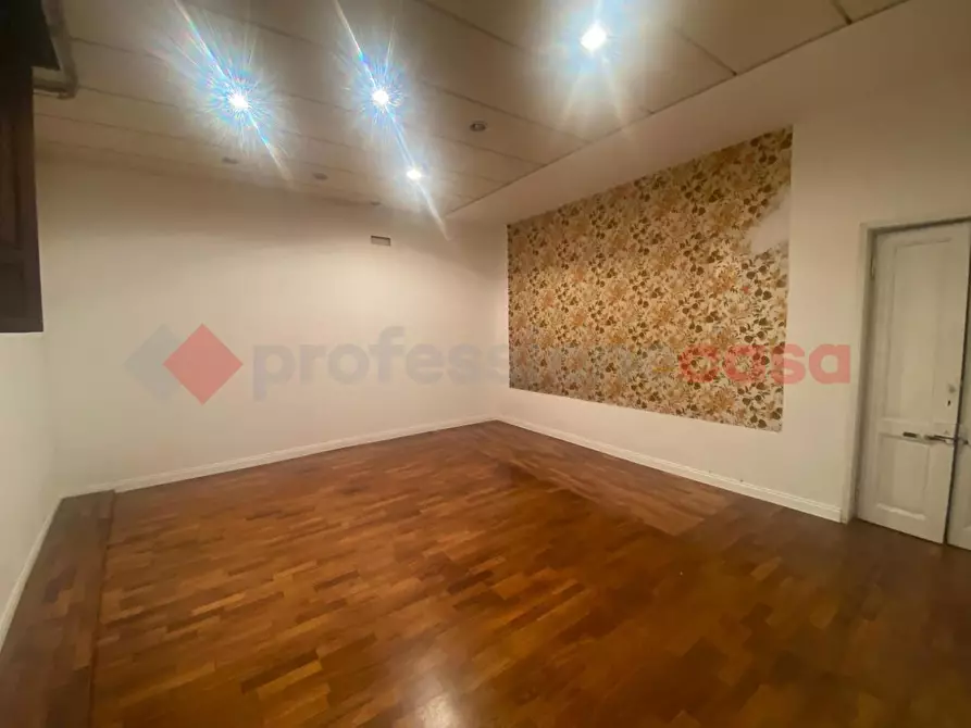 Immagine 2 di Negozio in affitto  in Via G. da Empoli a Empoli