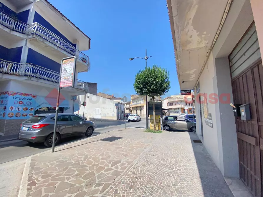 Immagine 23 di Negozio in affitto  in Via Trento, SNC a Mondragone