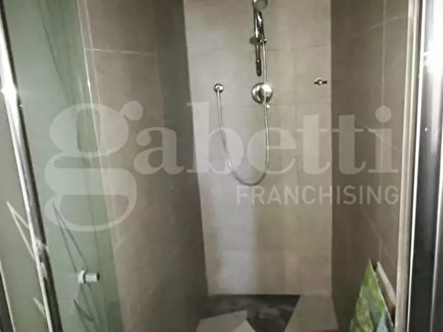 Immagine 10 di Negozio in affitto  in Via Virgilio, 3 a Sant'arpino